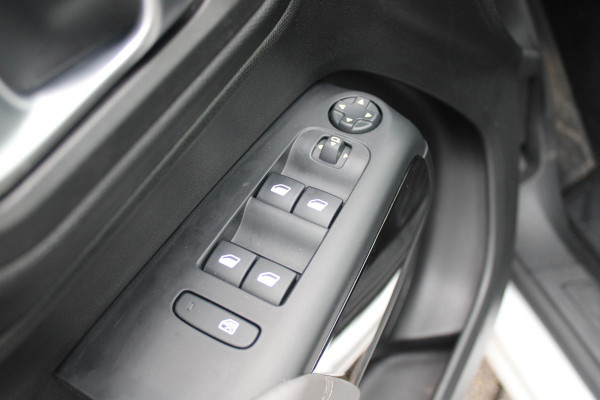 Citroën C5 Aircross 1.6 Plug-in 225PK Hybrid BUSINESS | NAVIGATIE | APPLE CARPLAY/ANDROID AUTO | KEYLESS ENTRY/START | LED KOPLAMPEN | DODEHOEK DETECTIE | LICHTMETALEN VELGEN 18" | CLIMATE CONTROL | NAVIGATIE | PARKEERSENSOREN VOOR EN ACHTER |