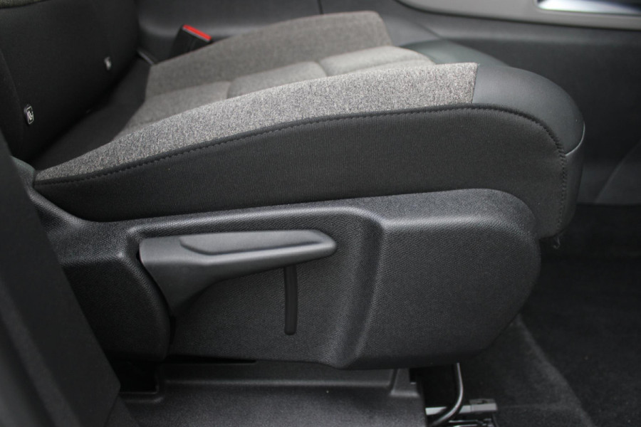 Citroën C5 Aircross 1.6 Plug-in 225PK Hybrid BUSINESS | NAVIGATIE | APPLE CARPLAY/ANDROID AUTO | KEYLESS ENTRY/START | LED KOPLAMPEN | DODEHOEK DETECTIE | LICHTMETALEN VELGEN 18" | CLIMATE CONTROL | NAVIGATIE | PARKEERSENSOREN VOOR EN ACHTER |