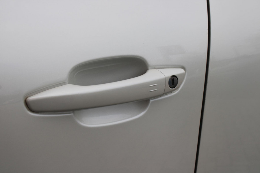 Citroën C5 Aircross 1.6 Plug-in 225PK Hybrid BUSINESS | NAVIGATIE | APPLE CARPLAY/ANDROID AUTO | KEYLESS ENTRY/START | LED KOPLAMPEN | DODEHOEK DETECTIE | LICHTMETALEN VELGEN 18" | CLIMATE CONTROL | NAVIGATIE | PARKEERSENSOREN VOOR EN ACHTER |