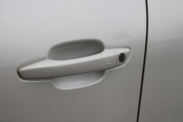 Citroën C5 Aircross 1.6 Plug-in 225PK Hybrid BUSINESS | NAVIGATIE | APPLE CARPLAY/ANDROID AUTO | KEYLESS ENTRY/START | LED KOPLAMPEN | DODEHOEK DETECTIE | LICHTMETALEN VELGEN 18" | CLIMATE CONTROL | NAVIGATIE | PARKEERSENSOREN VOOR EN ACHTER |
