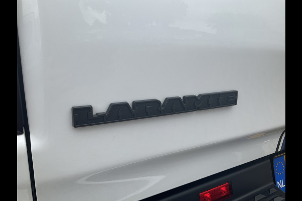 Dodge Ram 1500 5.7 V8 4x4 Crew Cab Laramie Pano Trekhaak Leder Harman/Kardon Limited Night-Package!