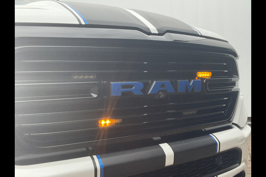 Dodge Ram 1500 5.7 V8 4x4 Crew Cab Laramie Pano Trekhaak Leder Harman/Kardon Limited Night-Package!
