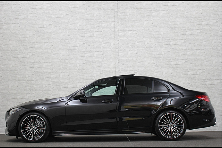 Mercedes-Benz C-Klasse 300 Benzine 4MATIC AMG-Line | 360 Camera | Panorama | ACC | 19'' | Digital-LED | Night-Pakket | Nw.pr; 100758,= | Memory | Trekhaak | Sfeerverlichting | Rij-Assistent Plus | Parfumering | Autom. Parkeren | Carplay | Draadloos Laden.