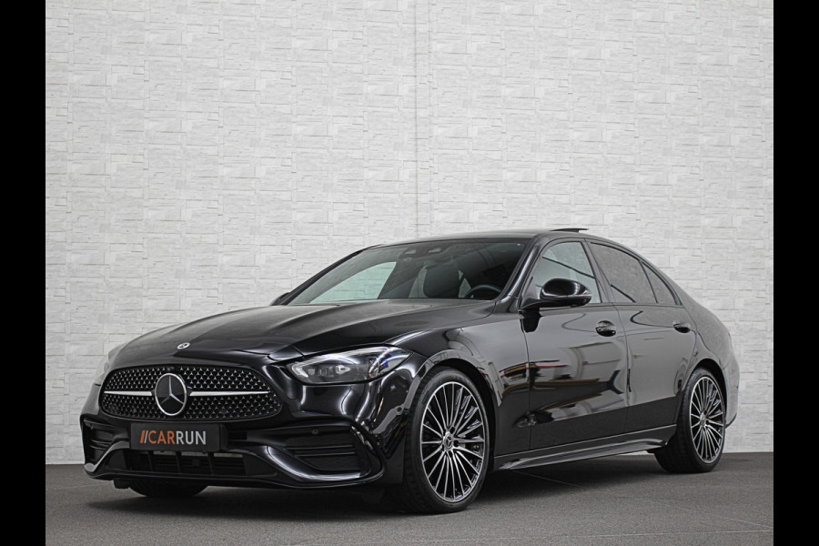 Mercedes-Benz C-Klasse 300 Benzine 4MATIC AMG-Line | 360 Camera | Panorama | ACC | 19'' | Digital-LED | Night-Pakket | Nw.pr; 100758,= | Memory | Trekhaak | Sfeerverlichting | Rij-Assistent Plus | Parfumering | Autom. Parkeren | Carplay | Draadloos Laden.
