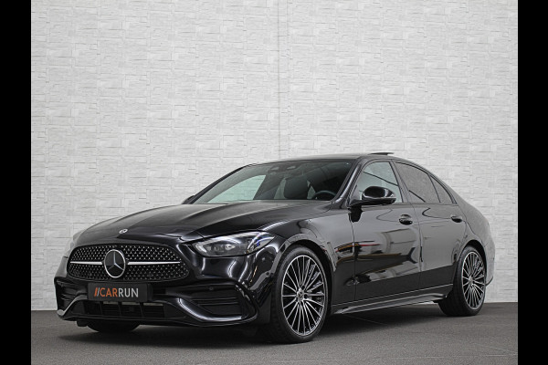 Mercedes-Benz C-Klasse 300 Benzine 4MATIC AMG-Line | 360 Camera | Panorama | ACC | 19'' | Digital-LED | Night-Pakket | Nw.pr; 100758,= | Memory | Trekhaak | Sfeerverlichting | Rij-Assistent Plus | Parfumering | Autom. Parkeren | Carplay | Draadloos Laden.