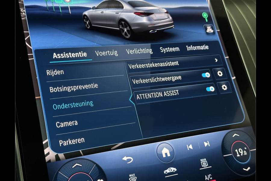 Mercedes-Benz C-Klasse 300 Benzine 4MATIC AMG-Line | 360 Camera | Panorama | ACC | 19'' | Digital-LED | Night-Pakket | Nw.pr; 100758,= | Memory | Trekhaak | Sfeerverlichting | Rij-Assistent Plus | Parfumering | Autom. Parkeren | Carplay | Draadloos Laden.