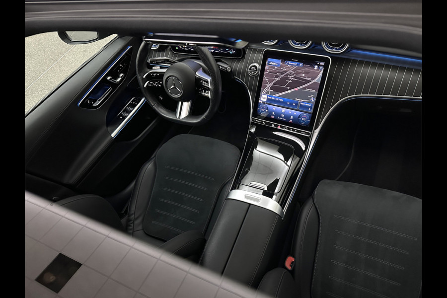 Mercedes-Benz C-Klasse 300 Benzine 4MATIC AMG-Line | 360 Camera | Panorama | ACC | 19'' | Digital-LED | Night-Pakket | Nw.pr; 100758,= | Memory | Trekhaak | Sfeerverlichting | Rij-Assistent Plus | Parfumering | Autom. Parkeren | Carplay | Draadloos Laden.