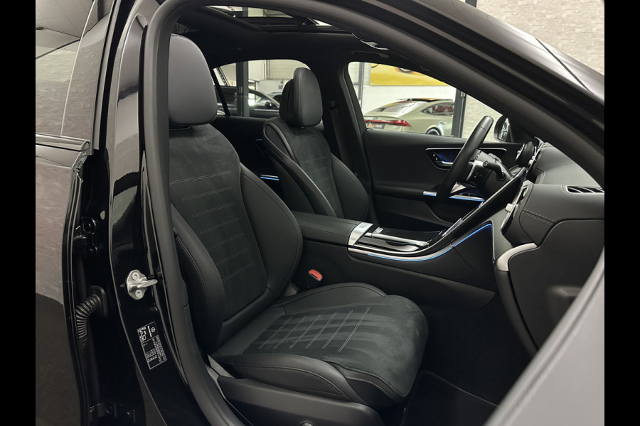 Mercedes-Benz C-Klasse 300 Benzine 4MATIC AMG-Line | 360 Camera | Panorama | ACC | 19'' | Digital-LED | Night-Pakket | Nw.pr; 100758,= | Memory | Trekhaak | Sfeerverlichting | Rij-Assistent Plus | Parfumering | Autom. Parkeren | Carplay | Draadloos Laden.