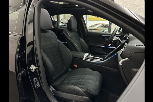 Mercedes-Benz C-Klasse 300 Benzine 4MATIC AMG-Line | 360 Camera | Panorama | ACC | 19'' | Digital-LED | Night-Pakket | Nw.pr; 100758,= | Memory | Trekhaak | Sfeerverlichting | Rij-Assistent Plus | Parfumering | Autom. Parkeren | Carplay | Draadloos Laden.