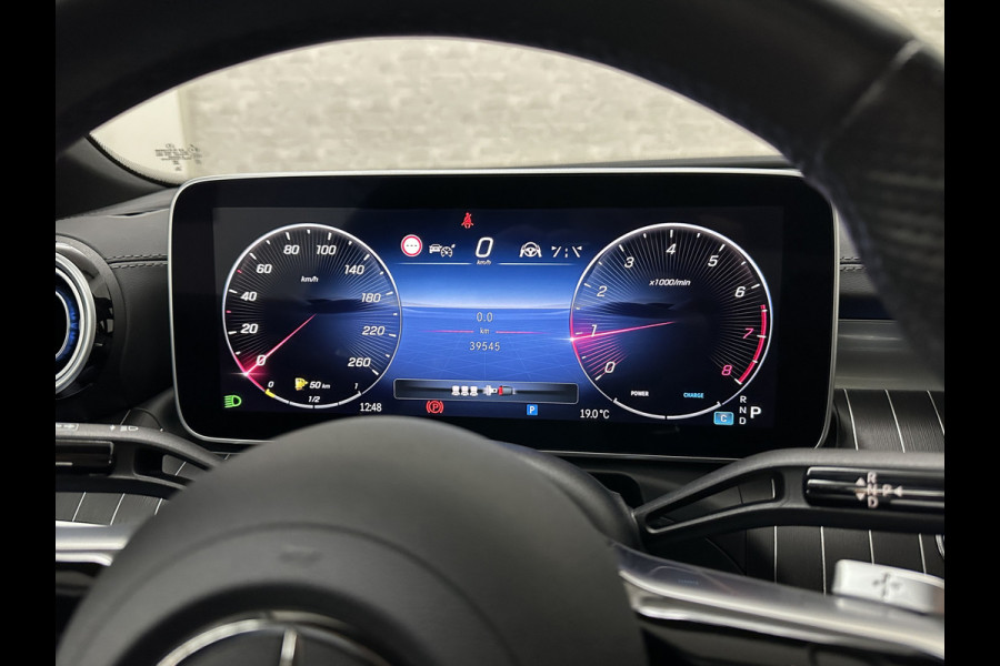 Mercedes-Benz C-Klasse 300 Benzine 4MATIC AMG-Line | 360 Camera | Panorama | ACC | 19'' | Digital-LED | Night-Pakket | Nw.pr; 100758,= | Memory | Trekhaak | Sfeerverlichting | Rij-Assistent Plus | Parfumering | Autom. Parkeren | Carplay | Draadloos Laden.