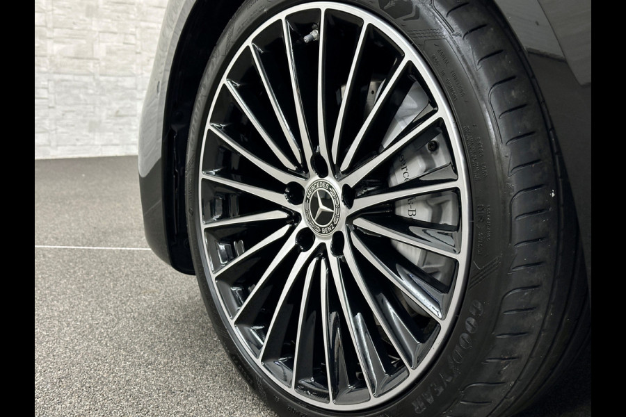 Mercedes-Benz C-Klasse 300 Benzine 4MATIC AMG-Line | 360 Camera | Panorama | ACC | 19'' | Digital-LED | Night-Pakket | Nw.pr; 100758,= | Memory | Trekhaak | Sfeerverlichting | Rij-Assistent Plus | Parfumering | Autom. Parkeren | Carplay | Draadloos Laden.