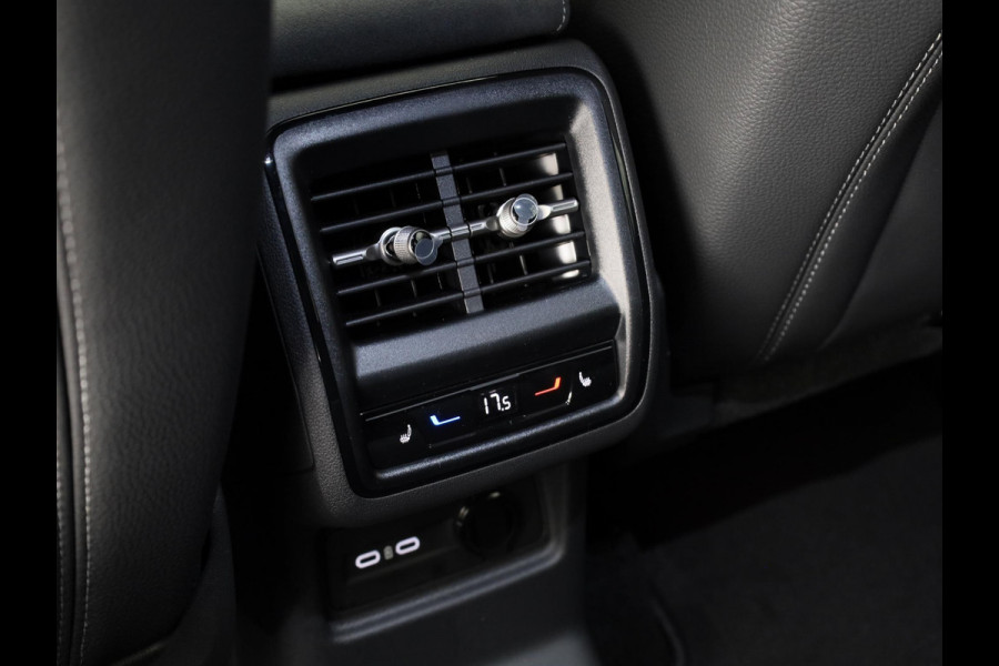 Škoda Kodiaq Sportline Business 1.5 TSI PHEV 204pk | Light & view pakket | Winter pakket | 20 inch lichtmetalen velgen | Parkeercamera