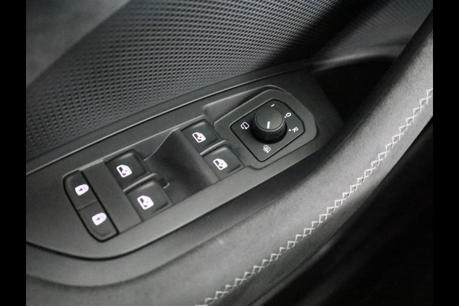 Škoda Kodiaq Sportline Business 1.5 TSI PHEV 204pk | Light & view pakket | Winter pakket | 20 inch lichtmetalen velgen | Parkeercamera