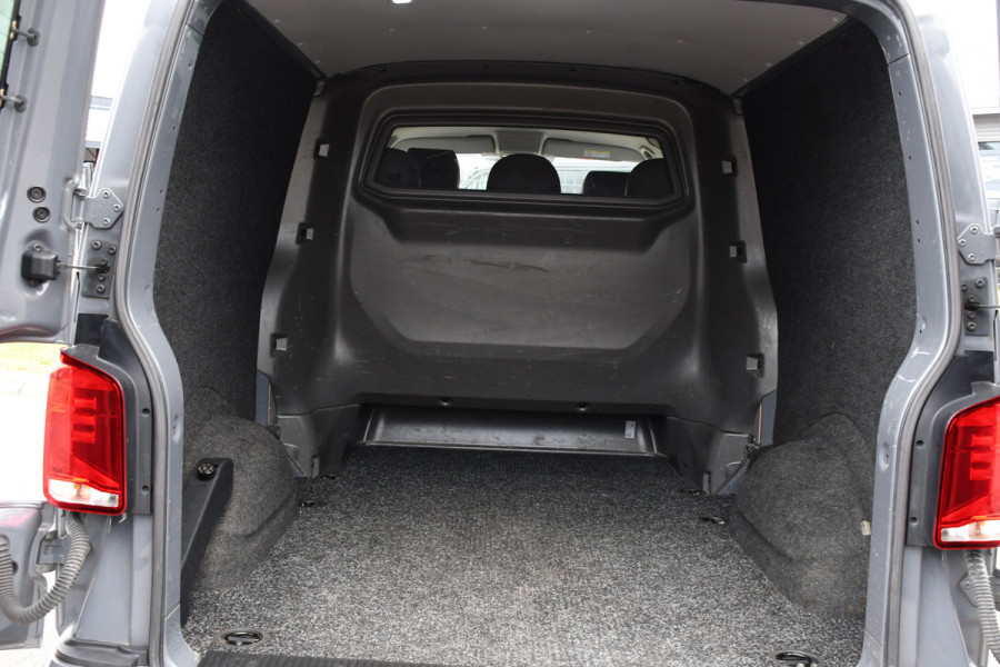 Volkswagen Transporter 2.0 TDI L2H1 32 DC Bulli Virtual, Adaptieve Cruise, Carplay, Automaat, 199pk, LED, Leder, Trekhaak, BOM VOL!