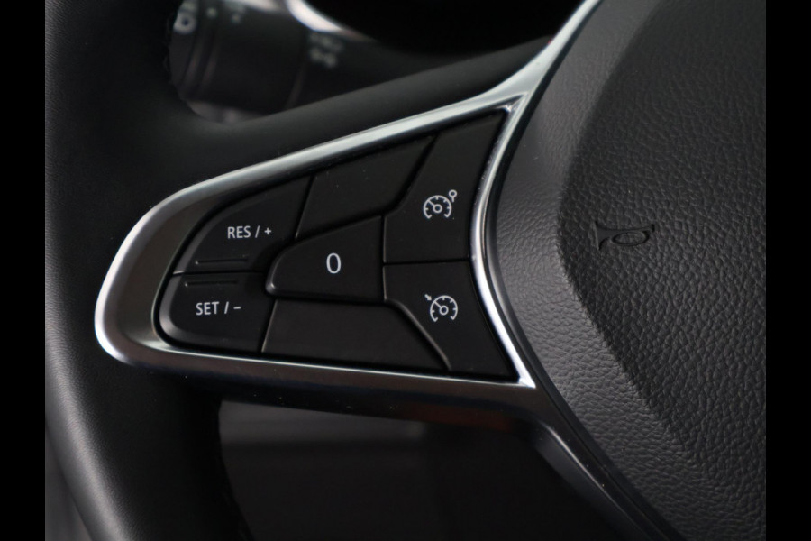 Renault Captur 1.6 E-Tech Plug-in Hybrid 160 Intens Two-Tone Automaat | Navigatie | Trekhaak | Camera |