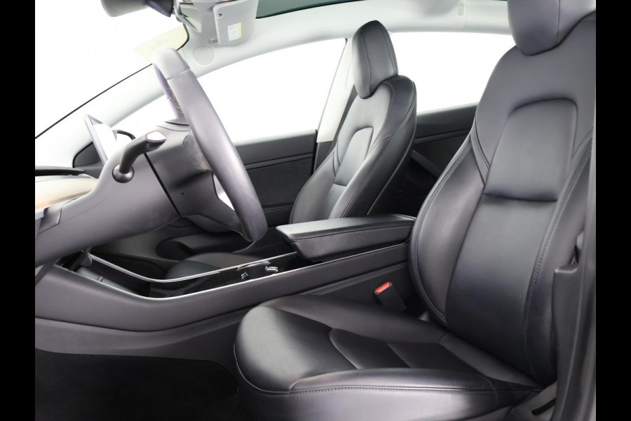 Tesla Model 3 Standard RWD Plus 60 kWh | Navigatie | 1e eigenaar | Panoramadak | Camera | Leder |
