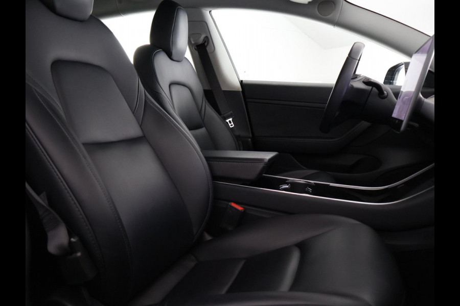 Tesla Model 3 Standard RWD Plus 60 kWh | Navigatie | 1e eigenaar | Panoramadak | Camera | Leder |