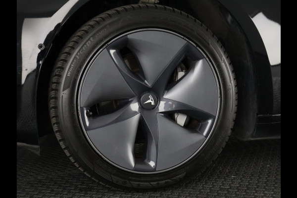 Tesla Model 3 Standard RWD Plus 60 kWh | Navigatie | 1e eigenaar | Panoramadak | Camera | Leder |