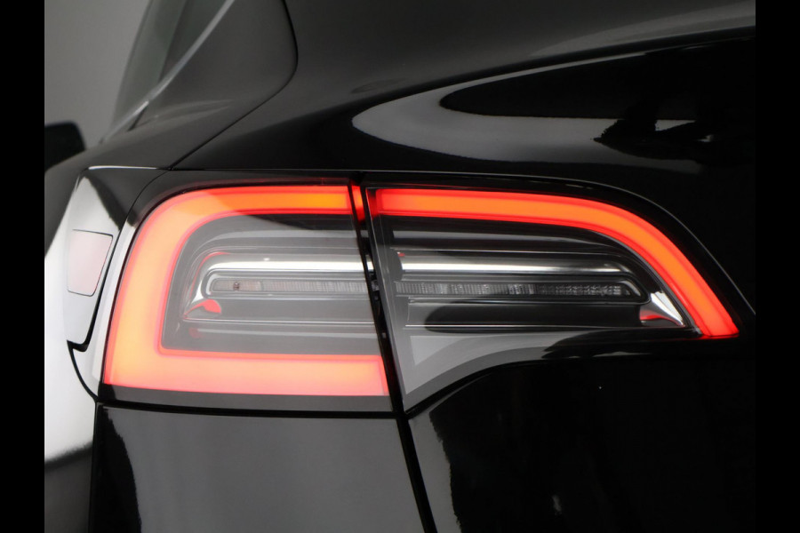Tesla Model 3 Standard RWD Plus 60 kWh | Navigatie | 1e eigenaar | Panoramadak | Camera | Leder |