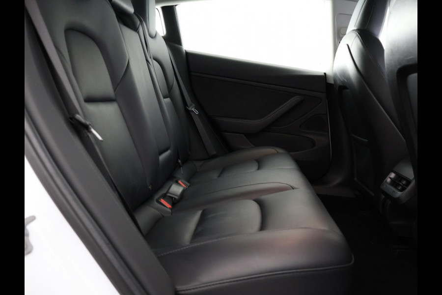 Tesla Model 3 Standard RWD Plus 60 kWh | ACCU 85% | 1e eigenaar | Navigatie | Panoramadak | Camera | Leder |