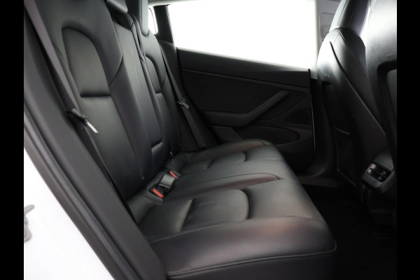 Tesla Model 3 Standard RWD Plus 60 kWh | ACCU 85% | 1e eigenaar | Navigatie | Panoramadak | Camera | Leder |