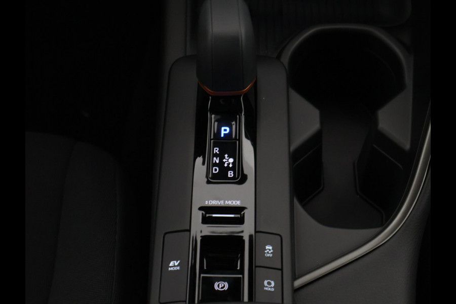 Toyota C-HR 1.8 Hybrid 140 Dynamic Bi-Tone | Stuur- & Stoelverwarming | Parkeersensoren | Apple Carplay & Android Auto |