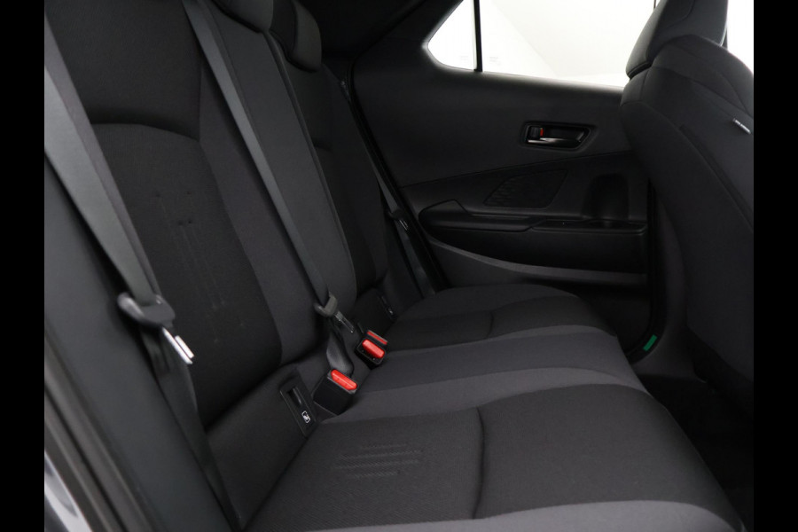 Toyota C-HR 1.8 Hybrid 140 Dynamic Bi-Tone | Stuur- & Stoelverwarming | Parkeersensoren | Apple Carplay & Android Auto |