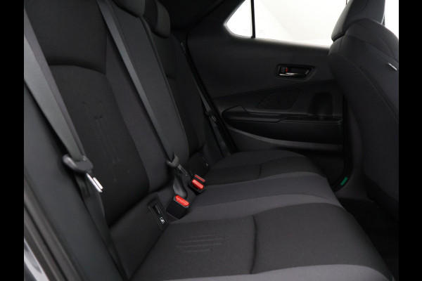 Toyota C-HR 1.8 Hybrid 140 Dynamic Bi-Tone | Stuur- & Stoelverwarming | Parkeersensoren | Apple Carplay & Android Auto |