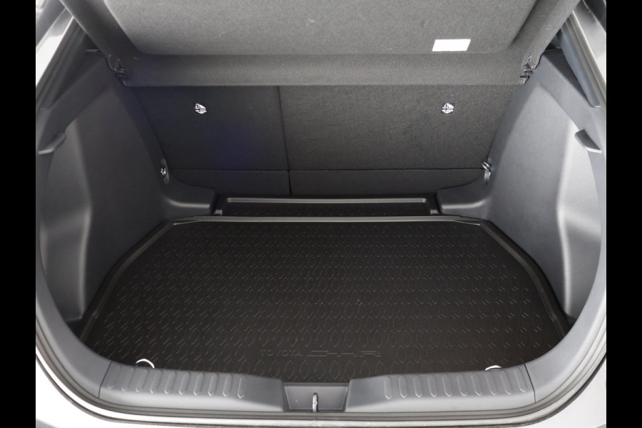 Toyota C-HR 1.8 Hybrid 140 Dynamic Bi-Tone | Stuur- & Stoelverwarming | Parkeersensoren | Apple Carplay & Android Auto |