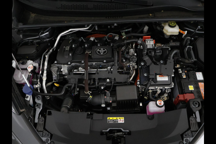Toyota C-HR 1.8 Hybrid 140 Dynamic Bi-Tone | Stuur- & Stoelverwarming | Parkeersensoren | Apple Carplay & Android Auto |