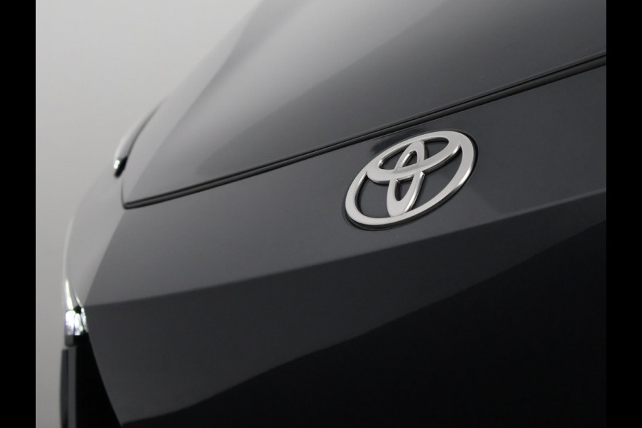 Toyota C-HR 1.8 Hybrid 140 Dynamic Bi-Tone | Stuur- & Stoelverwarming | Parkeersensoren | Apple Carplay & Android Auto |