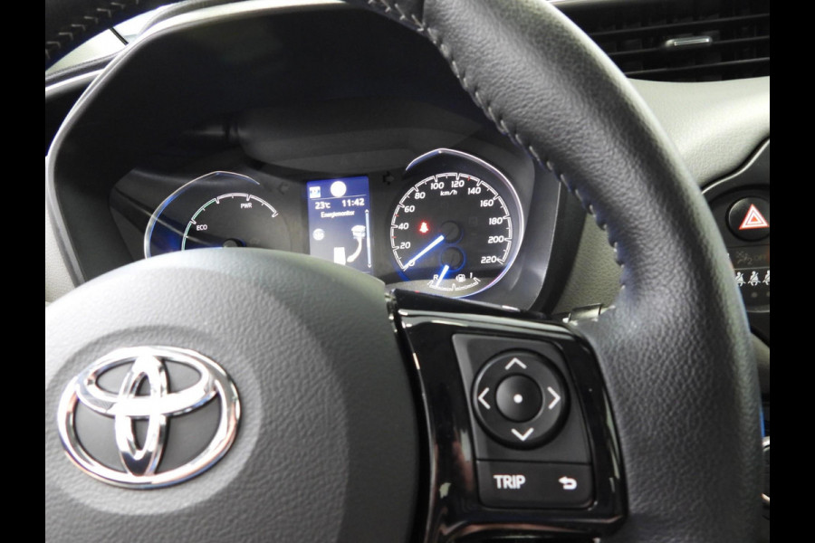 Toyota Yaris 1.5 Hybrid Active CLIMA/CAMERA/CRUISE/PDC!