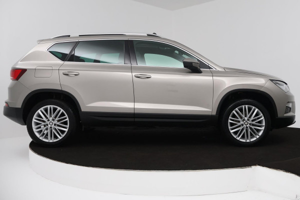 Seat Ateca 1.4 EcoTSI Xcellence (PANORAMADAK, NAVIGATIE, ACHTERUITRIJCAMERA, AUTOMAAT, LANE-ASSIST)