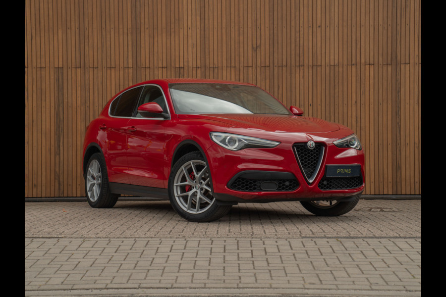Alfa Romeo Stelvio 2.0T 280pk AWD First Edition | Stoelverwarming | Grote Navi | NL-auto