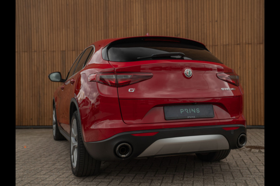 Alfa Romeo Stelvio 2.0T 280pk AWD First Edition | Stoelverwarming | Grote Navi | NL-auto