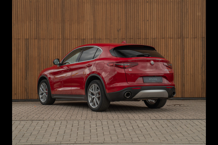 Alfa Romeo Stelvio 2.0T 280pk AWD First Edition | Stoelverwarming | Grote Navi | NL-auto