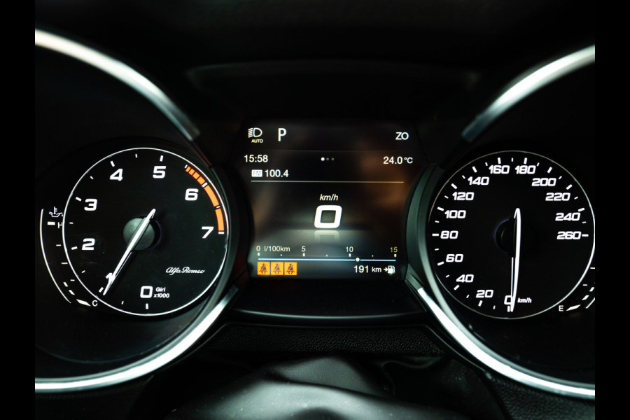 Alfa Romeo Stelvio 2.0T 280pk AWD First Edition | Stoelverwarming | Grote Navi | NL-auto