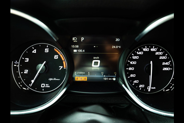 Alfa Romeo Stelvio 2.0T 280pk AWD First Edition | Stoelverwarming | Grote Navi | NL-auto
