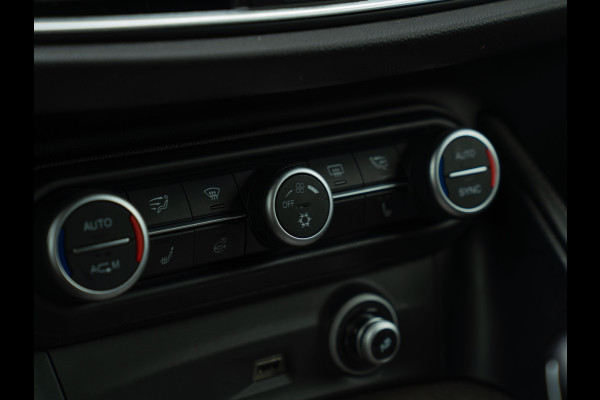 Alfa Romeo Stelvio 2.0T 280pk AWD First Edition | Stoelverwarming | Grote Navi | NL-auto