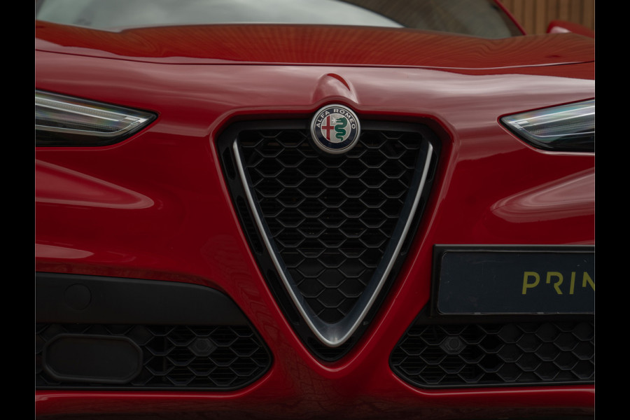 Alfa Romeo Stelvio 2.0T 280pk AWD First Edition | Stoelverwarming | Grote Navi | NL-auto