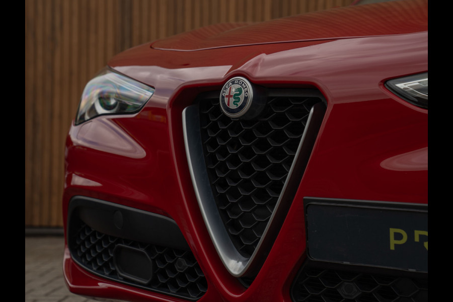Alfa Romeo Stelvio 2.0T 280pk AWD First Edition | Stoelverwarming | Grote Navi | NL-auto
