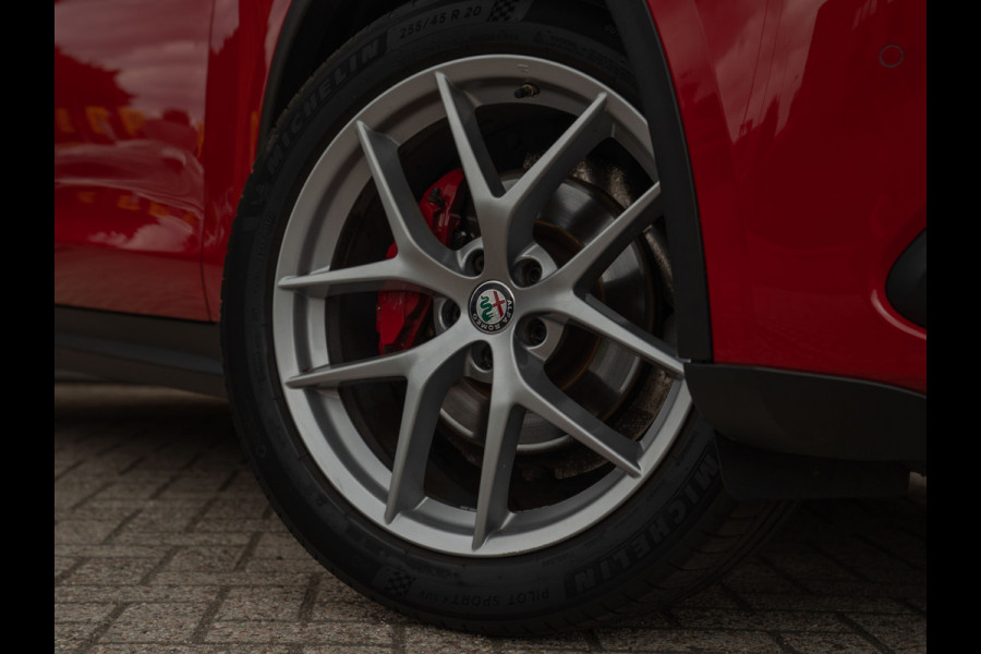 Alfa Romeo Stelvio 2.0T 280pk AWD First Edition | Stoelverwarming | Grote Navi | NL-auto
