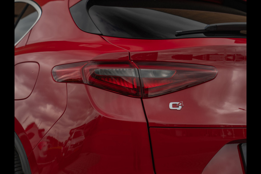Alfa Romeo Stelvio 2.0T 280pk AWD First Edition | Stoelverwarming | Grote Navi | NL-auto