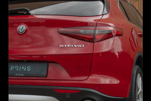 Alfa Romeo Stelvio 2.0T 280pk AWD First Edition | Stoelverwarming | Grote Navi | NL-auto