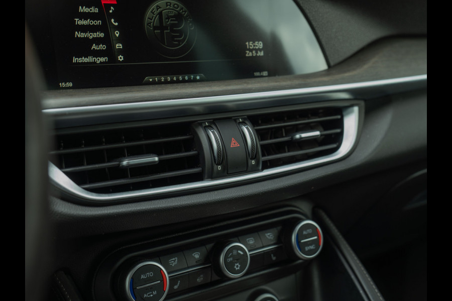 Alfa Romeo Stelvio 2.0T 280pk AWD First Edition | Stoelverwarming | Grote Navi | NL-auto