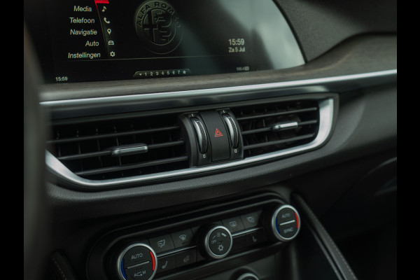 Alfa Romeo Stelvio 2.0T 280pk AWD First Edition | Stoelverwarming | Grote Navi | NL-auto