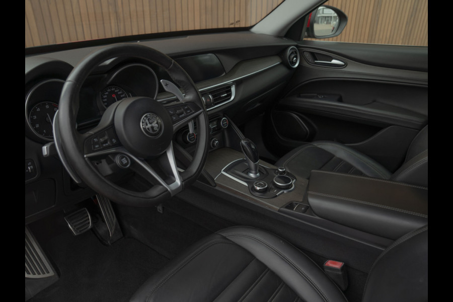 Alfa Romeo Stelvio 2.0T 280pk AWD First Edition | Stoelverwarming | Grote Navi | NL-auto