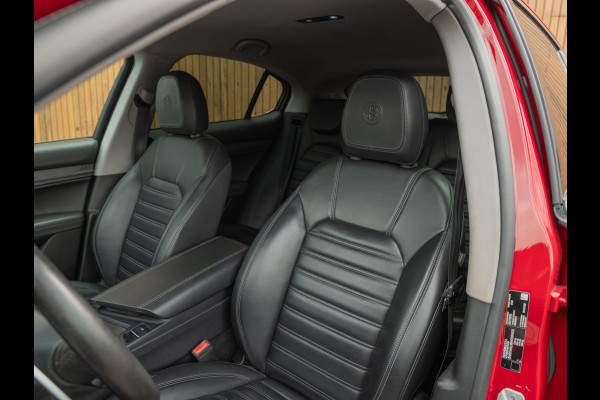 Alfa Romeo Stelvio 2.0T 280pk AWD First Edition | Stoelverwarming | Grote Navi | NL-auto