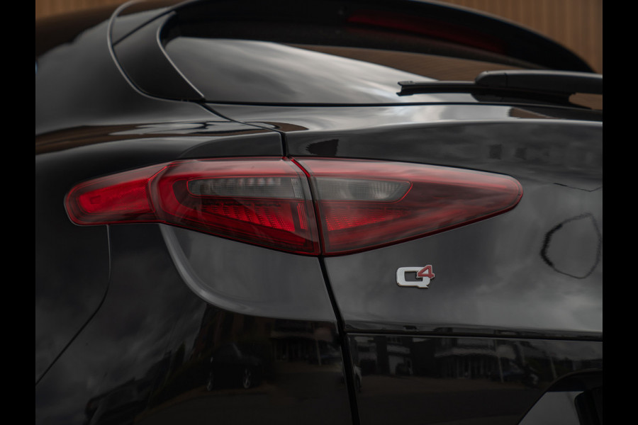 Alfa Romeo Stelvio 2.0T AWD Super | Veloce stoelen