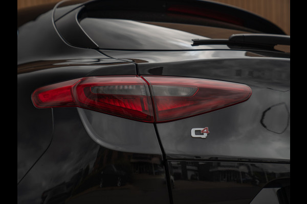 Alfa Romeo Stelvio 2.0T AWD Super | Veloce stoelen